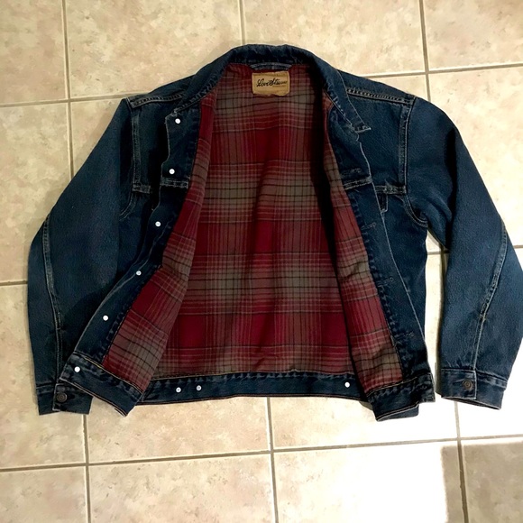 Levi's Other - Levi’s signature insulated denim jacket